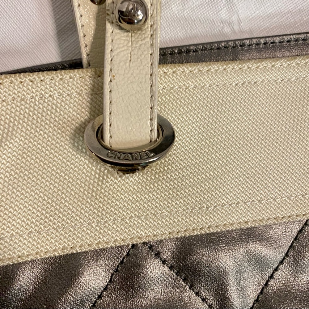 CHANEL Metallic Silver and Cream Tote Bag - Picture 7 of 16